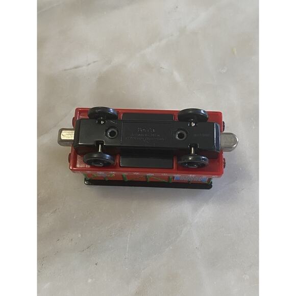 Thomas & Friends Take N Play Along Die Cast Holiday Box Car 2003 - Picture 5 of 6